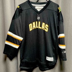 Awesome Dallas Stars jersey.  Reebok.  Size youth L / XL